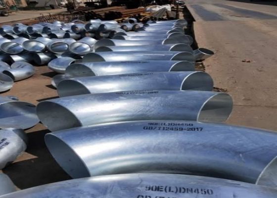 ASME B16.9 স্ট্যান্ডার্ড এবং কোল্ড বন্ডিং টেকনিকের সাথে কাঠের স্টেইনলেস স্টীল পাইপ ফিটিং