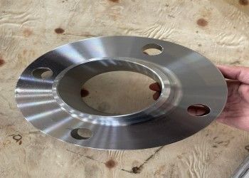 গ্রিডযুক্ত সংযোগের পারফরম্যান্সের জন্য ক্ষয় প্রতিরোধী তেল পৃষ্ঠতল স্টিল স্লিপ অন ফ্ল্যাঞ্জ