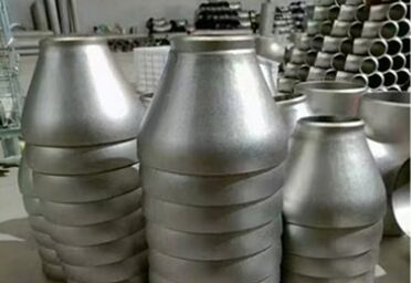 বিট ওয়েল্ডিং সংযোগের সাথে স্টিলের পাইপ ফিটিং উচ্চ জারা প্রতিরোধের ডাব্লুবিবি গ্রেড কাঠের স্টেইনলেস স্টিলের ফ্ল্যাঞ্জ