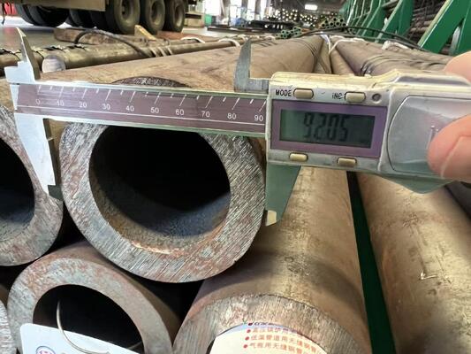 ইন্ডাস্ট্রিয়াল তাপ স্থানান্তর জন্য 0.7MM-30MM প্রাচীর বেধ এবং বৃত্তাকার আকৃতির কোল্ড টানা তাপ এক্সচেঞ্জার স্টিল টিউব